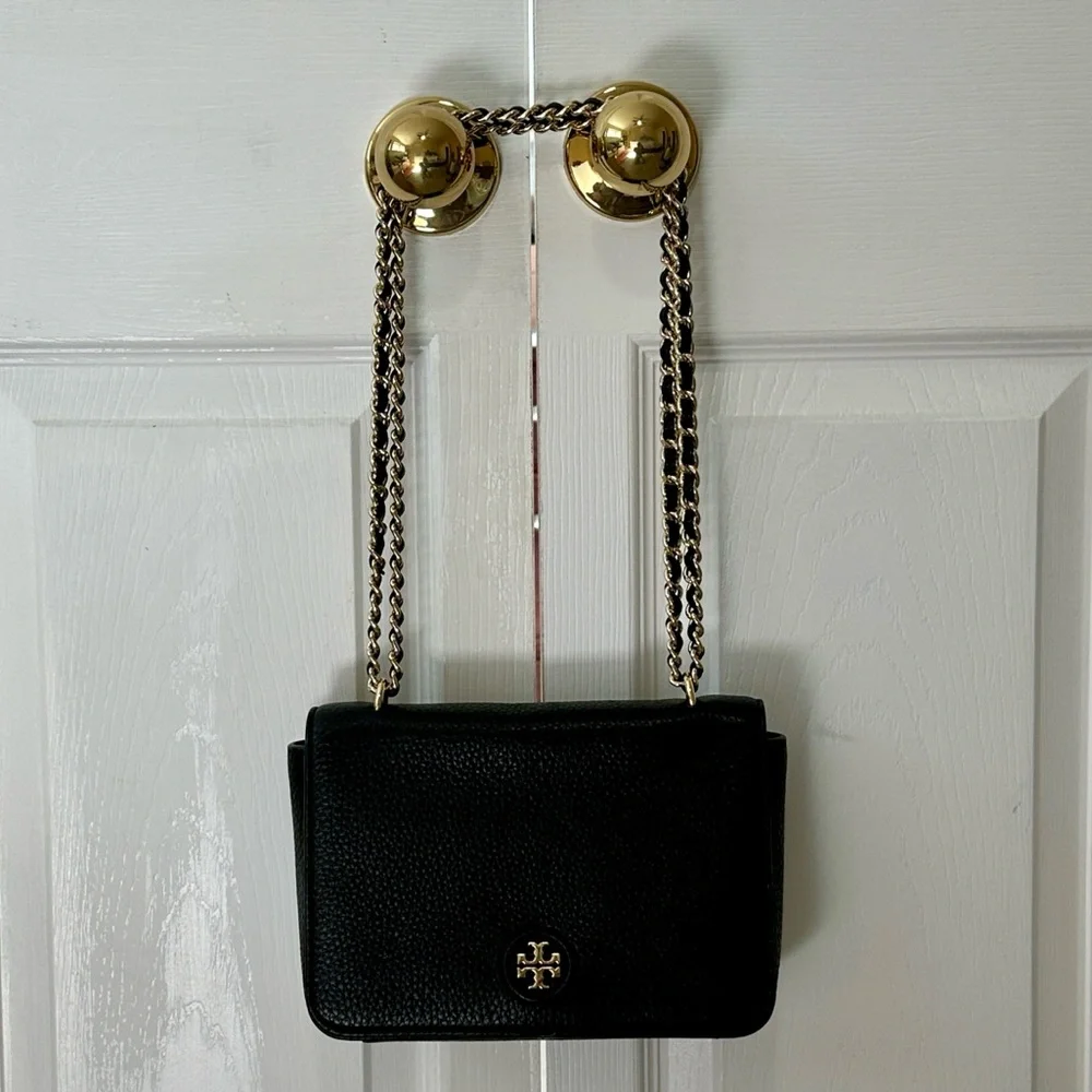 Tory Burch Logo Crossbody/Shoulder Black Pebbled Lather Bag withAdjustable Chain